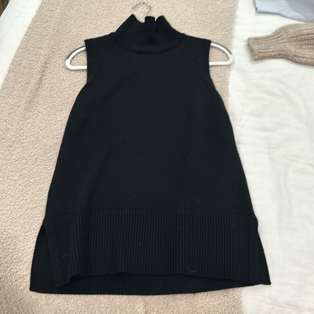 Aritizia Babaton wool sweater vest- nwt
